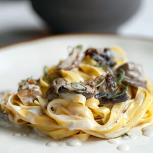 tagliatelle-ai-funghi-milano-piatti-a-domicilio